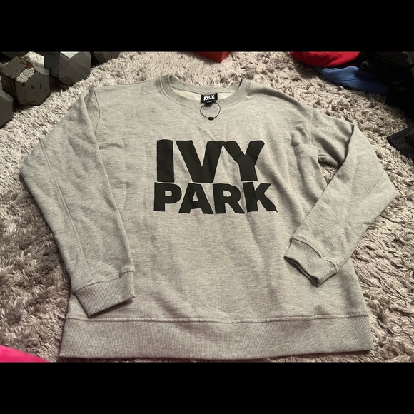 NWOT grey Ivy Park pullover sweater size M - Picture 1 of 3